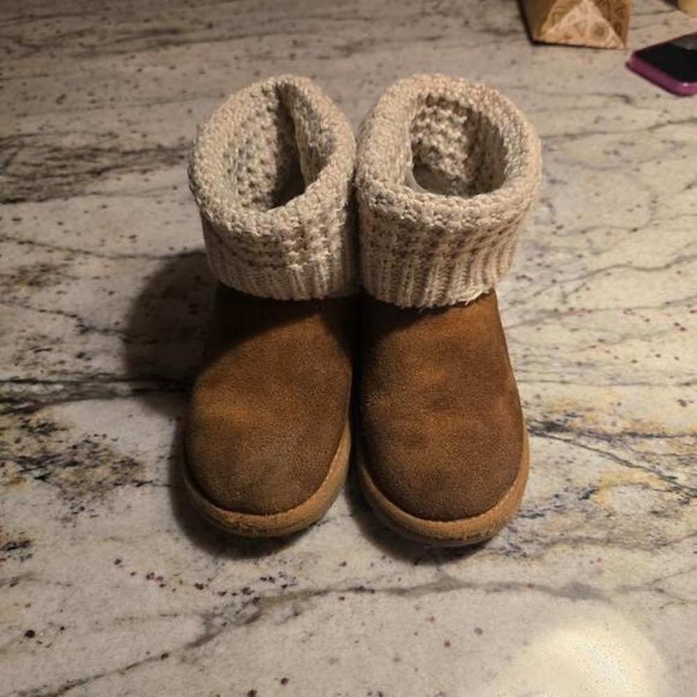 Boots classic solene mini ugg youth size 12 mini